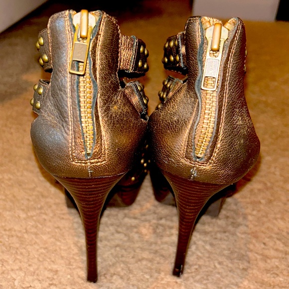 Bronze Stylish Heels - Picture 3 of 5